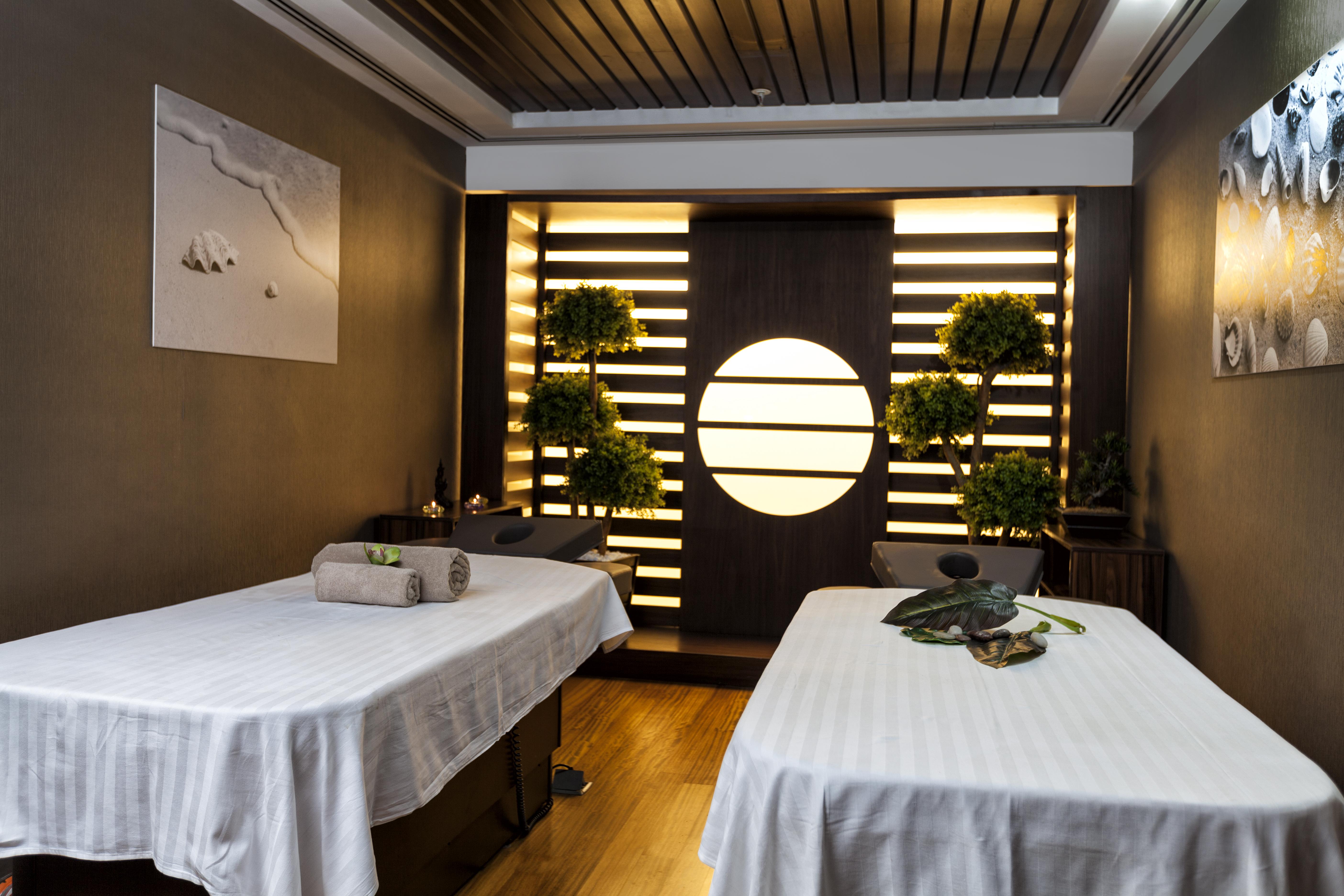 Ramada Plaza By Wyndham Izmit Hotel Kocaeli Bagian luar foto A spa treatment room