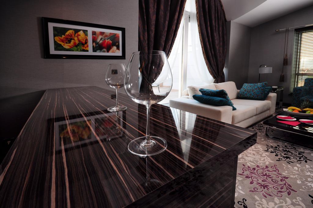 Ramada Plaza By Wyndham Izmit Hotel Kocaeli Bagian luar foto A 3D rendering of a kitchen